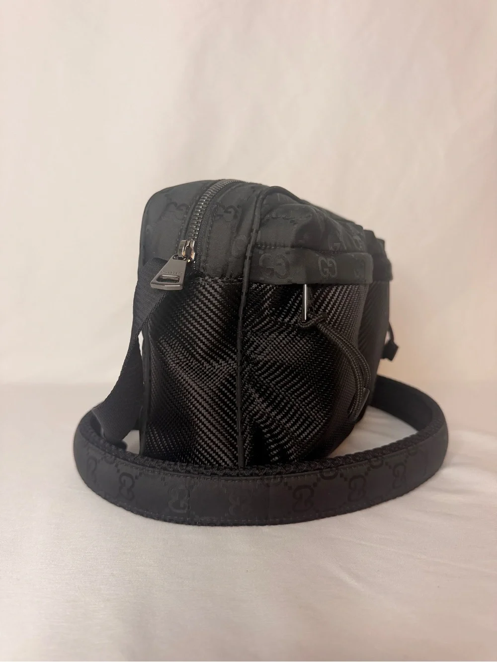 Gucci zip shoulder